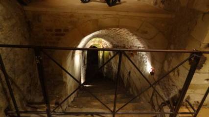 Entr&eacute;e du tunnel / Entrance of the tunnel
